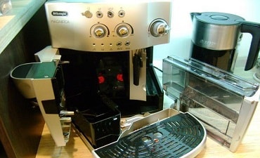 איך מסירים מכונת קפה בבית