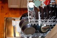 umývačka riadu nezhromažďuje vodu