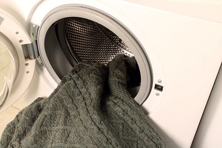 Jak prawidłowo suszyć wełniane ubrania, aby się nie zepsuły