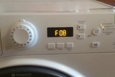 เกิดข้อผิดพลาด F8 (F08) ในเครื่องซักผ้า Ariston